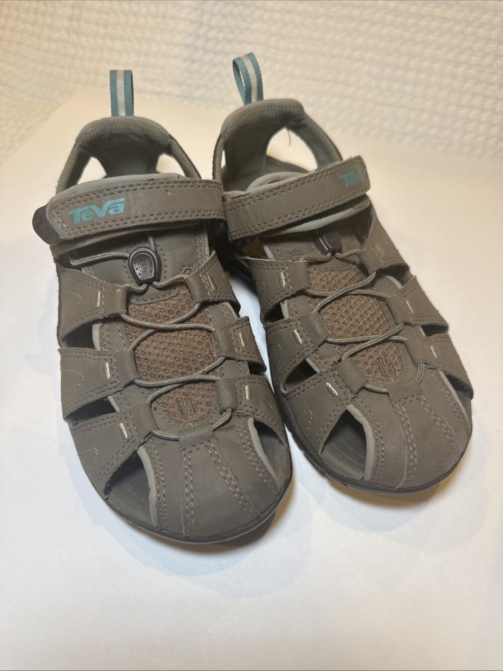 Teva 4173 Women’s Size 6 Gray Fisherman Hiking Sport Sandals Closed Toe Outdoor